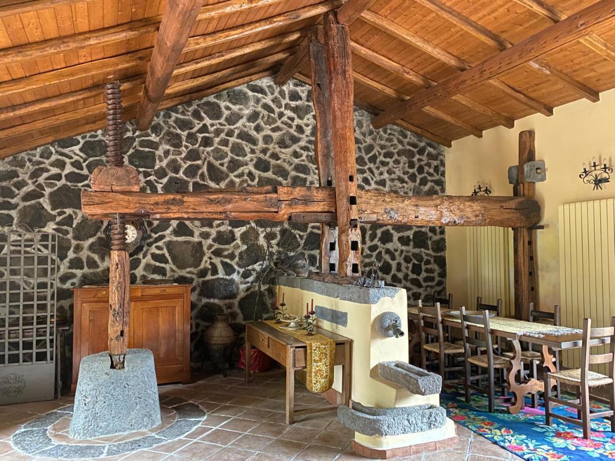 Bed And Breakfast Il Glicine Piedimonte Etneo Exterior photo