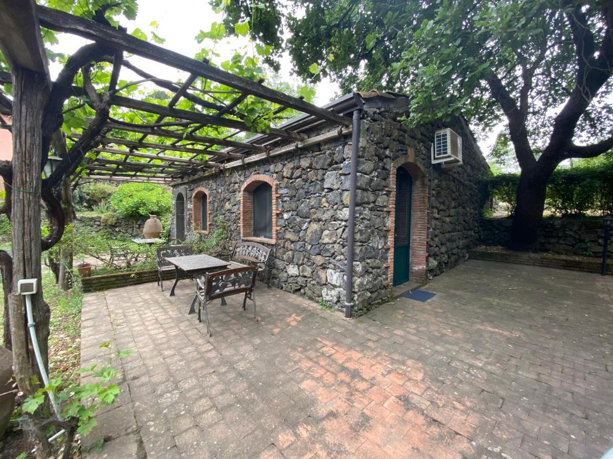 Bed And Breakfast Il Glicine Piedimonte Etneo Exterior photo