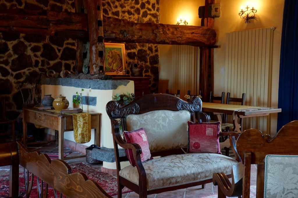 Bed And Breakfast Il Glicine Piedimonte Etneo Exterior photo