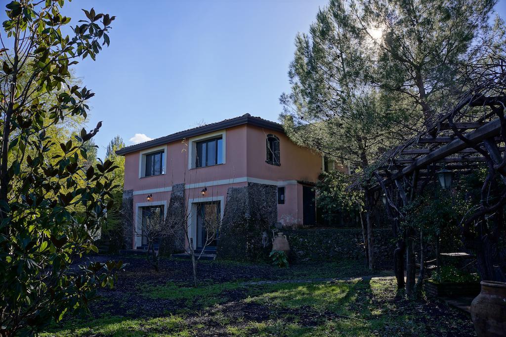 Bed And Breakfast Il Glicine Piedimonte Etneo Exterior photo