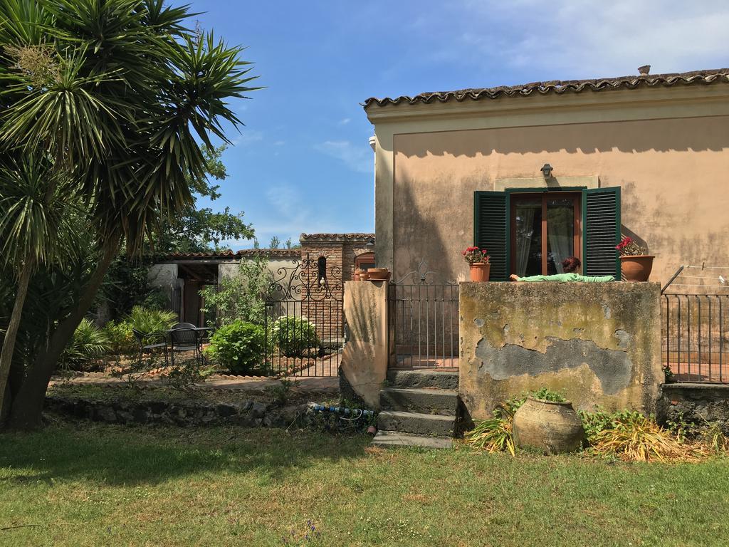 Bed And Breakfast Il Glicine Piedimonte Etneo Exterior photo